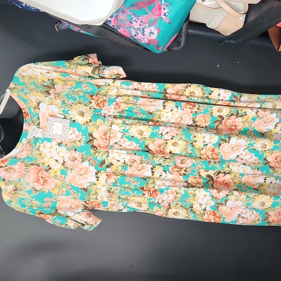 Boutique Babydoll Floral Dress - Picture 2 of 5